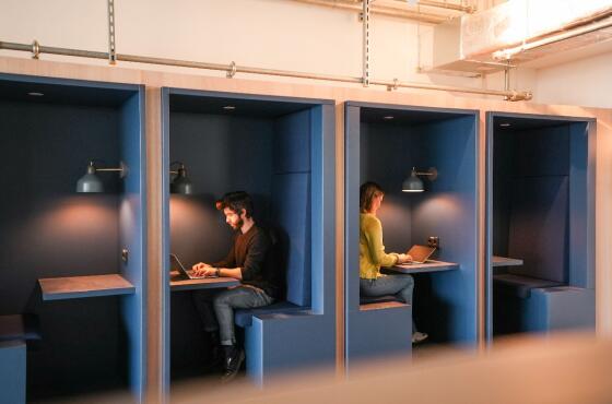 Arbeitsplätze im neuen Headquarter von Otto in Hamburg