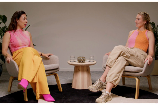 Tijen Onaran und Ronja Ebeling bei einer Diskussionsrunde über die Gen Z auf der NWX23